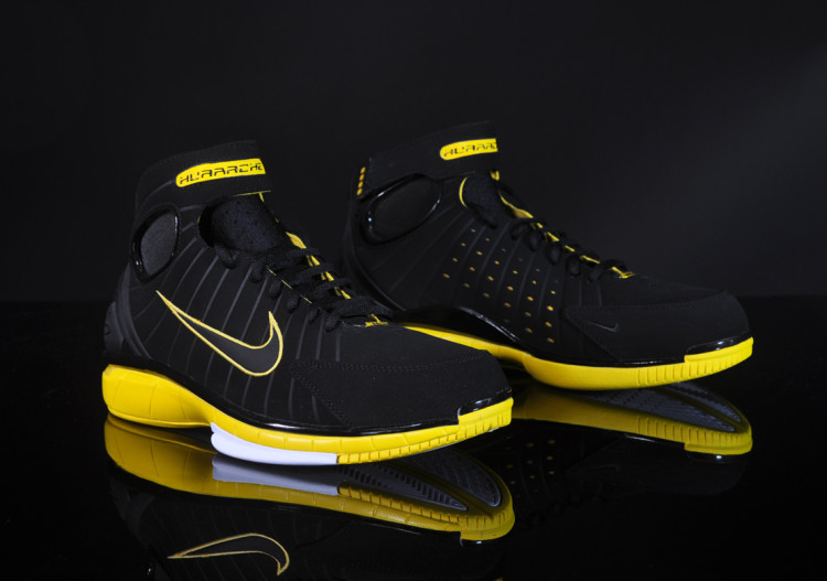 nike_air_zoom_huarache_2k4_black_black_varsity_maize-2