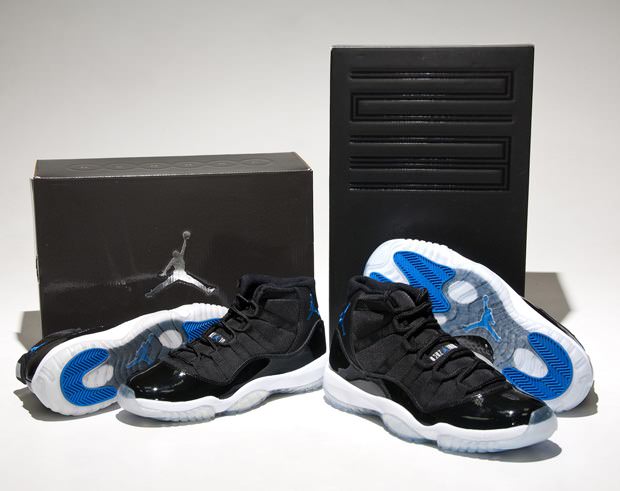 Air Jordan 11 "Space Jam" on Bidaroo