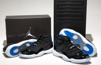 Air Jordan 11 "Space Jam" on Bidaroo