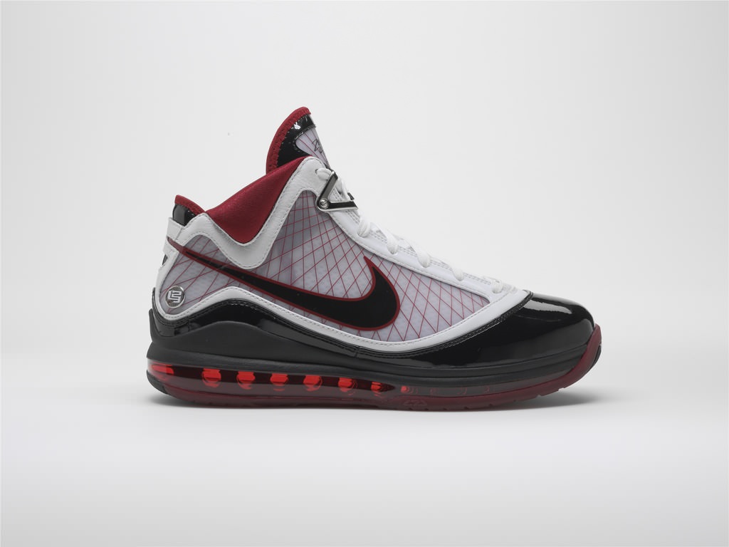 Nike Air Max LeBron VII