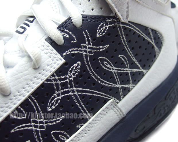 Jordan Icons White/Navy Blue