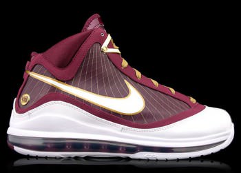 Nike Air Max LeBron VII "Christ The King"