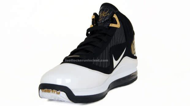 Nike Air Max LeBron VII White/Black-Metallic Gold