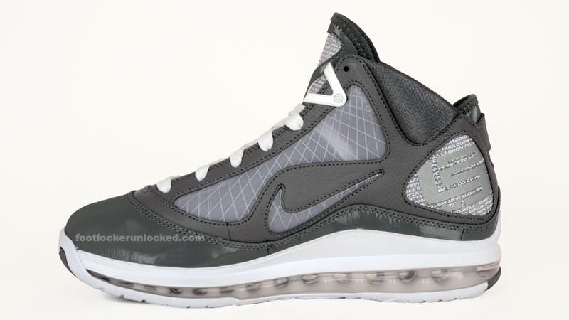 Nike Air Max LeBron VII