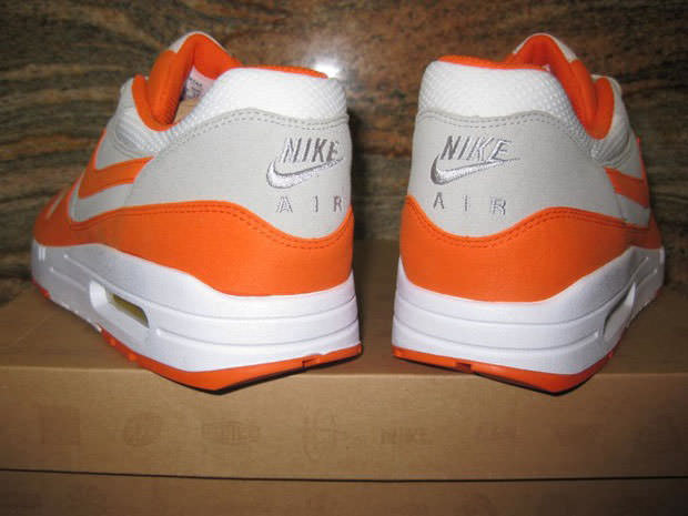 Nike Air Max 1 White/Orange Blaze Sample