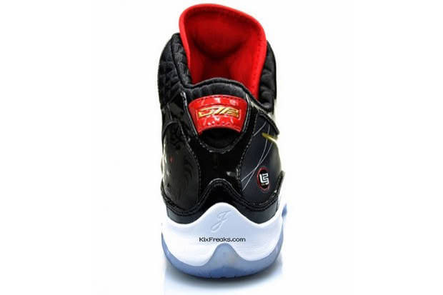 Nike Air Max LeBron VII P.S. Detailed Photos