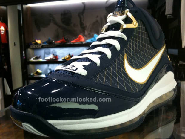 Nike Air Max LeBron VII University of Akron PE