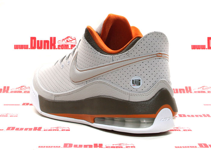 Nike Air Max LeBron VII