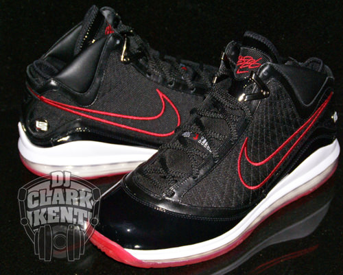 Nike Air Max LeBron VII