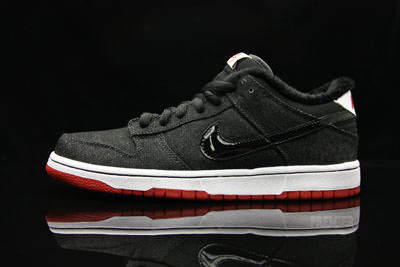 Nike SB Dunk Low Premium "Larry Perkins"