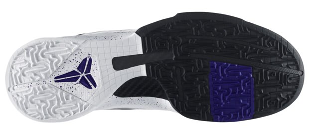 Nike Zoom Kobe V White/Black-Varsity Purple