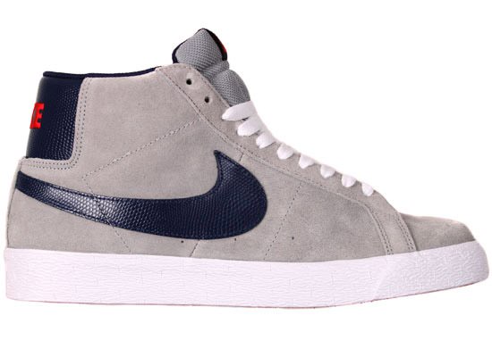 Nike SB Blazer Matte Silver & Black