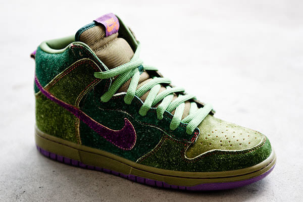 Todd Bratrud x Nike SB Dunk High Premium "Skunk"