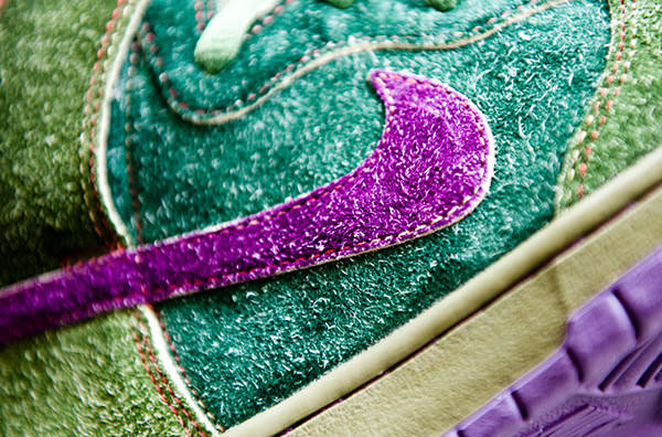 Todd Bratrud x Nike SB Dunk High Premium "Skunk"