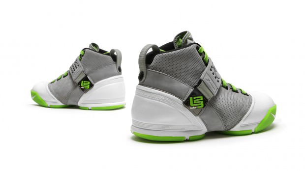 NIKE_ZOOM_LEBRON_V_DUNKMAN_WALLPAPER_1920