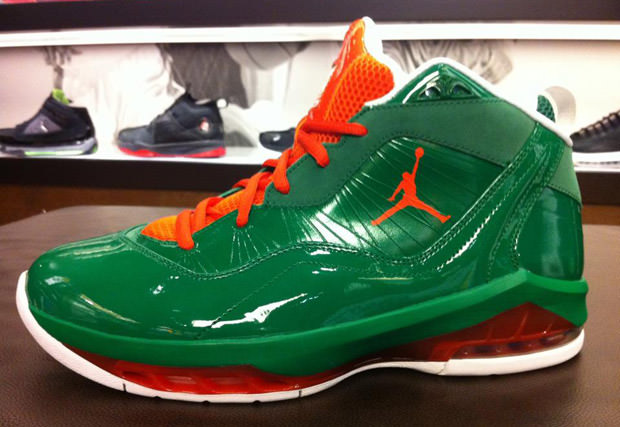 Jordan Melo M8 "Christmas"