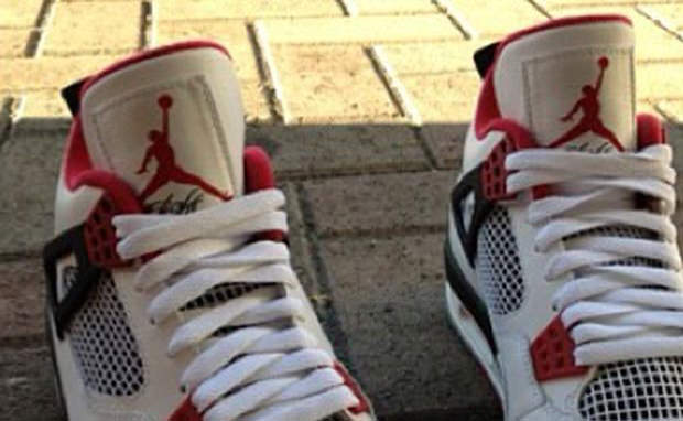 Air Jordan 4 "Fire Red"