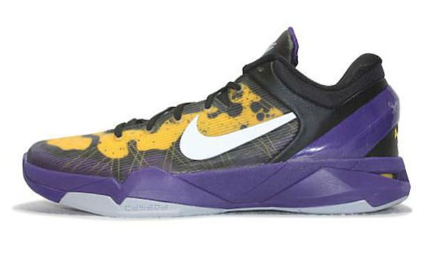 Nike Zoom Kobe VII "Poison Dart Frog"