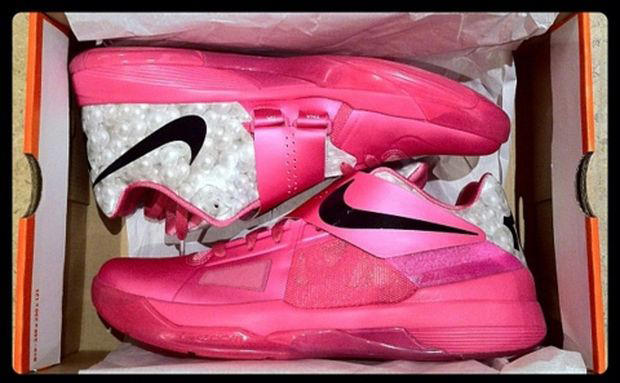 Nike Zoom KD IV "Aunt Pearl"