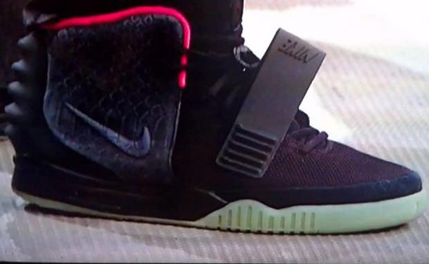 Nike Air Yeezy 2 Black/Pink