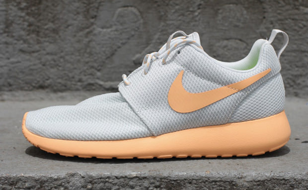 Nike Roshe Run Pure Platinum/Orange-Chalk