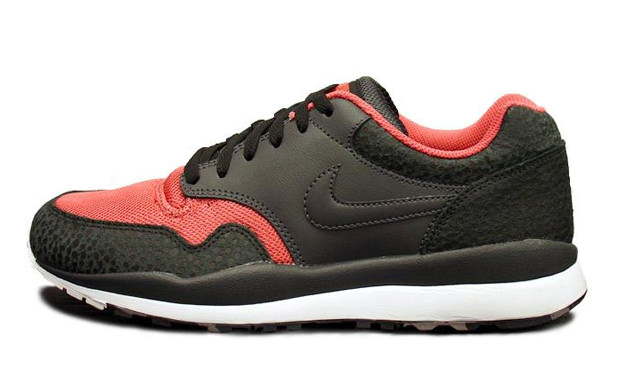 Nike Air Safari LE Black/Anthracite-Red