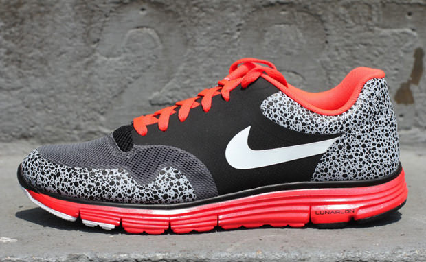 Nike Lunar Hyperfuse+ Black/Crimson