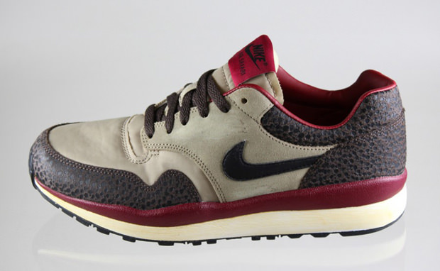 Nike Air Safari VNTG Tan/Burgundy