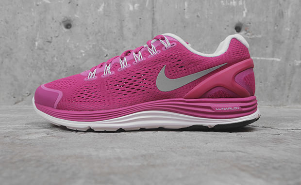 Nike WMNS LunarGlide+ 4 ?Fireberry?