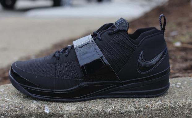 Nike Zoom Revis "Blackout"