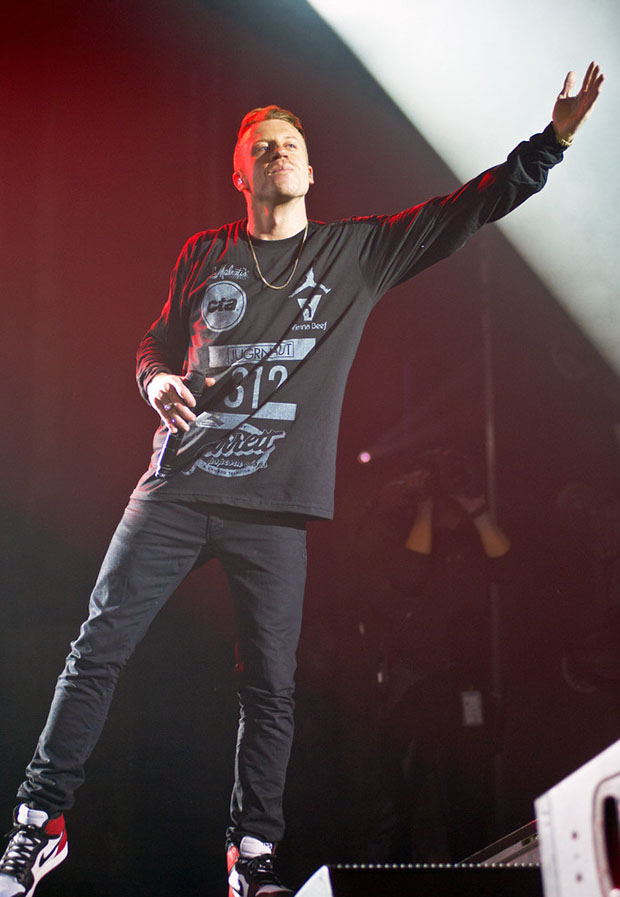 Macklemore in the Air Jordan 1 High "Black Toe"