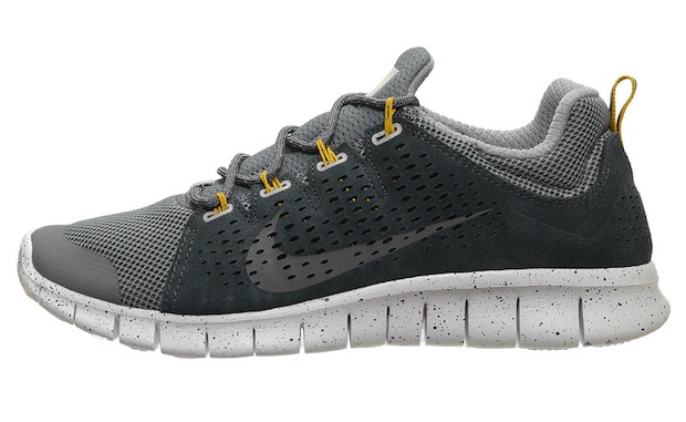 Nike-Free-Powerlines-II-LTR-599476-003-1