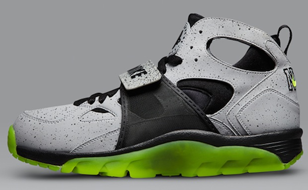 nike-air-trainer-huarache-cement-city-1