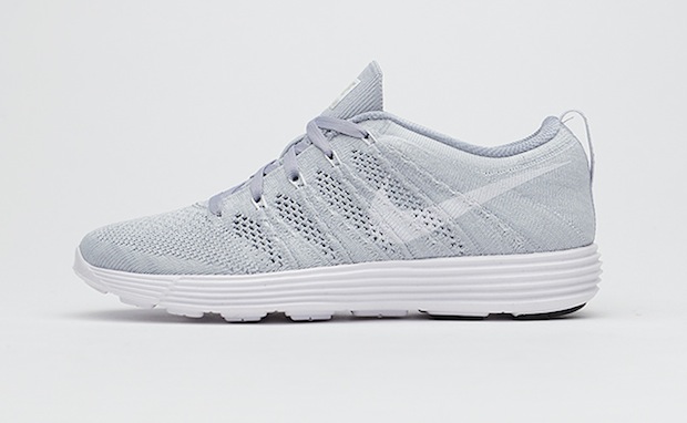 nike-wmns-flyknit-trainer-wolf-grey-1