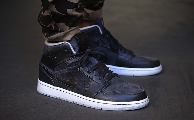 air-jordan-1-mid-nouveau-anthracite-2