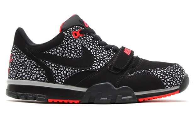 nike-air-trainer-1-low-st-black-safari-3-640x426