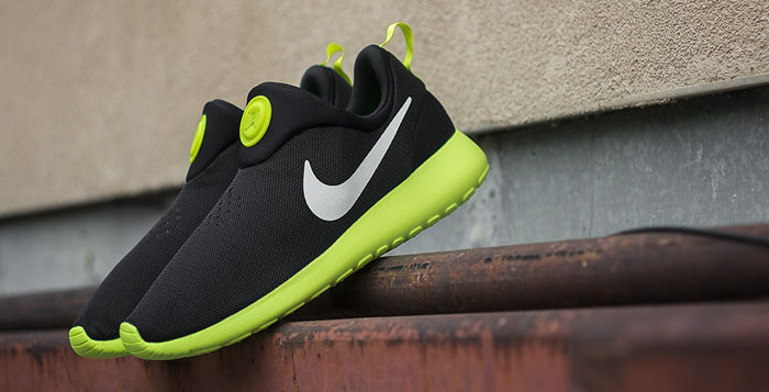 Nike Roshe Run Slip On Black Volt