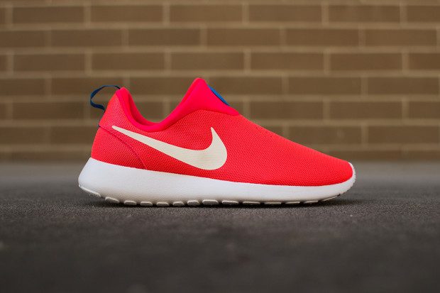 Nike Roshe Run Slip On Laser Crimson White Photo Blue