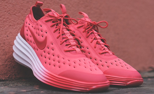 Nike-WMNS-Lunarelite-Sky-Hi-Geranium-4