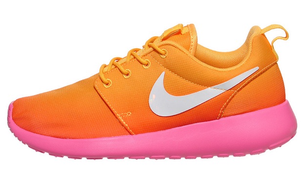 Nike-WMNS-Roshe-Run-Print-Atomic-Mango-1