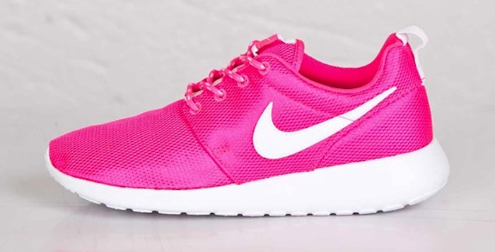 Nike-Roshe-Run-GS-Hyper-Pink-1