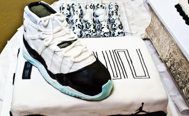 Air Jordan 11 Concord Cake