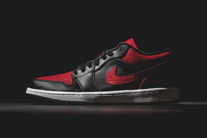 Air Jordan 1 Low Black Red