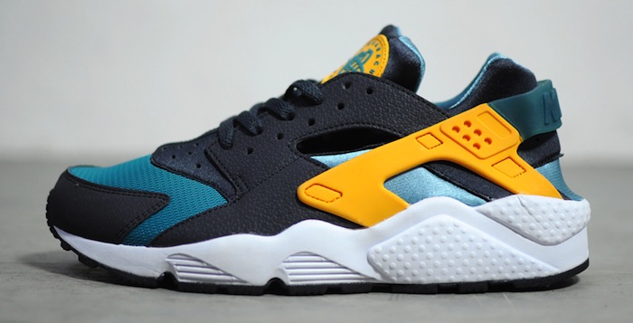 Nike-Air-Huarache-Run-Catalina-1