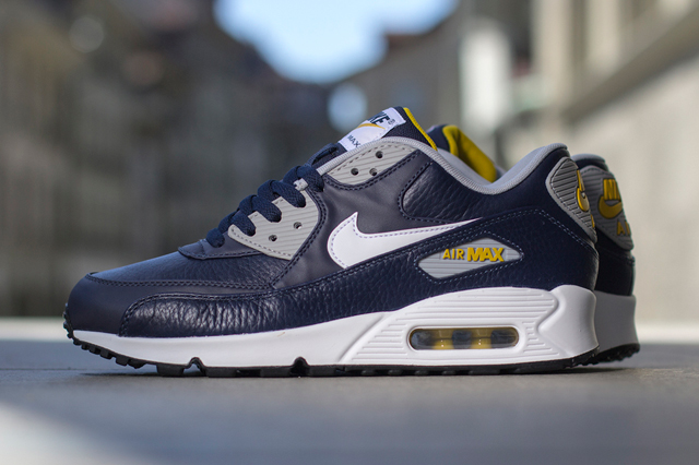 Nike Air Max 90 Obsidian Grey Gold Loden