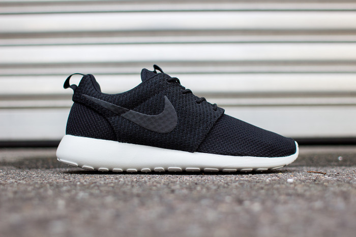 Nike Roshe Run Black Ash Grey