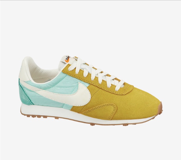 Nike WMNS Pre Montreal Racer Vintage Medium Mint Gold Lead Gum Medium Brown