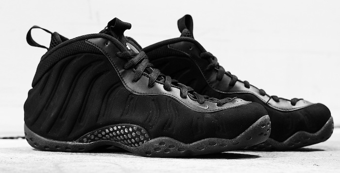 Nike-Air-Foamposite-One-Triple-Black-Suede-2