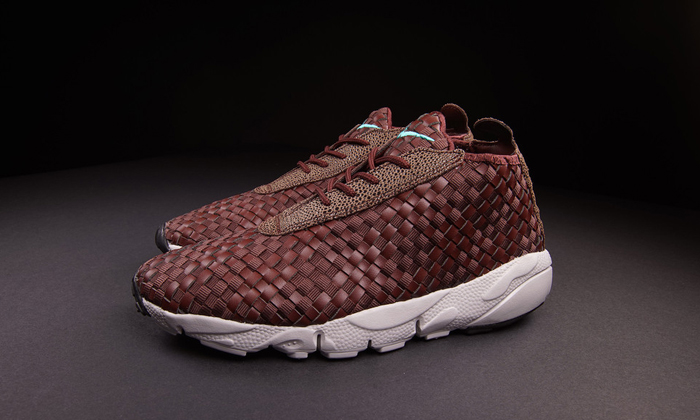 nike air footscape desert chukka barkroot brown hyper jade