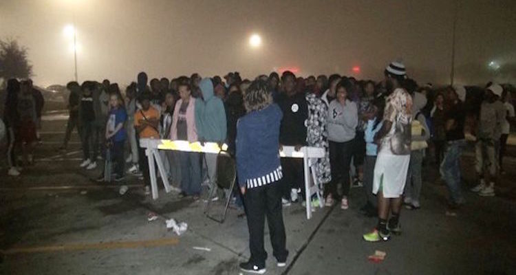 Chaos Erupts at Houston Malls for Air Jordan 11 Legend Blue Ticket Lineup